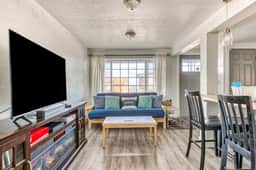 Ground floor condo 1 block from the beach with private patio dog friendly
