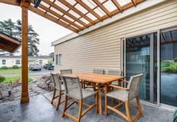 Snazzy home near the beach with private hot tub patio and grill