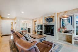 Stunning Oceanfront Retreat with Full Kitchen Private Hot Tub High Speed WiFi