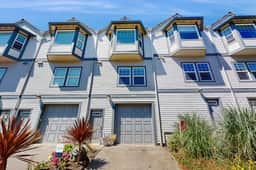 Three Story Beach Townhouse with Ocean View Fireplace Gas Grill and Balcony