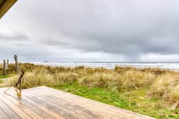 Oceanfront house with amazing views and short walk to downtown dogs welcome