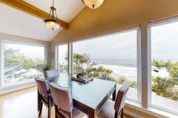 Perfect oceanfront beach getaway with amazing views walk to the beach