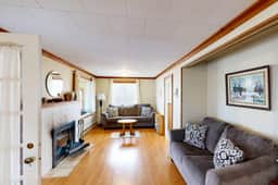 Vintage Style Home with Easy Beach Access Dog friendly