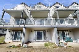 Dog friendly beach condo in a great location for exploring Rockaway Beach