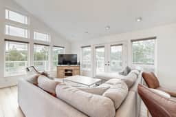 Bright remodeled home with furnished deck and private beach access dog friendly