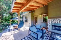 Friendly Home with Private Hot Tub High Speed WiFi and Wood Burning Fireplace