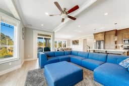 400 Feet to the Beach Gorgeous Home with Hot Tub 2 Decks and 4 Bedroom Suites