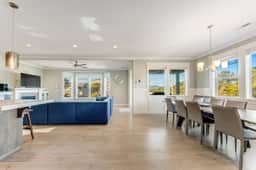 400 Feet to the Beach Gorgeous Home with Hot Tub 2 Decks and 4 Bedroom Suites