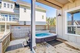Coastal Oasis Near the Beach and Town with Private Hot Tub Fast WiFi and Ocean Views