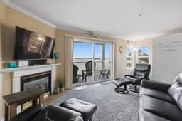 Waterfront Corner Condo with Fireplace and Ocean Views Close to Beach and Bay