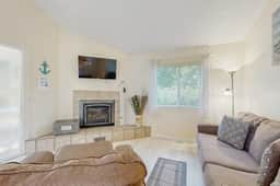 Cozy Dog-Friendly, Family Retreat Near the Beach