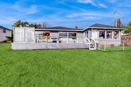 Cozy Oceanview Cottage in Great Location Close to Beach