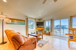 Large Sunny Duplex with Ocean Views and Nearby Beach Access Dogs OK