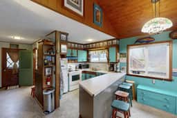 Two Blocks to Beach Vintage House with Tranquil Garden