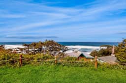 Lower Level Studio with Ocean Views and Easy Beach Access Dog Friendly