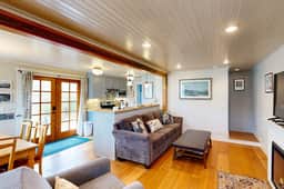 Bright and Airy Cottage Right in Town Across Street from the Beach