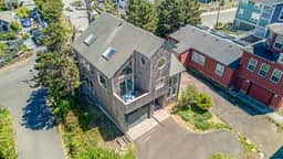 Panoramic Ocean Views & Cozy Coastal Escape