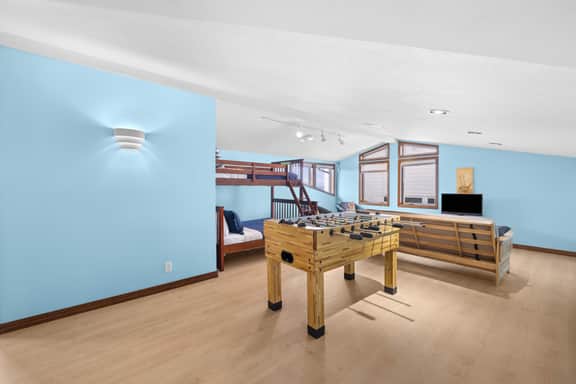 Oceanfront house with private hot tub and amazing ocean views