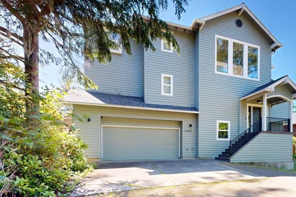 Idyllic Cape retreat with ocean views and private hot tub walk to state beach
