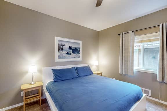 Comfortable home close to beach with deck and game room close to town