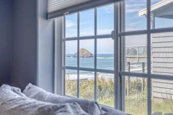 Incredible Ocean Views Free WiFi Great Location