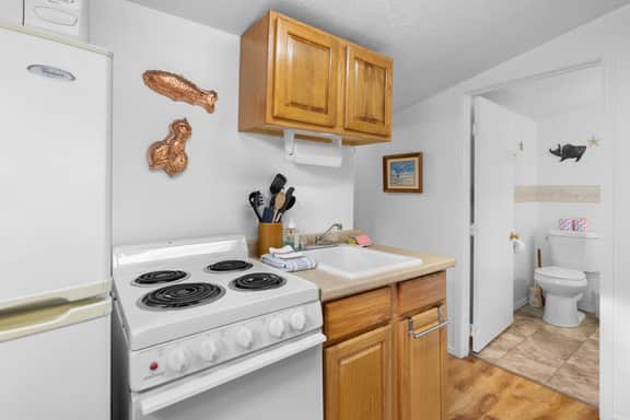 Historic Rockaway Cottage Near 7 Miles of Beach
