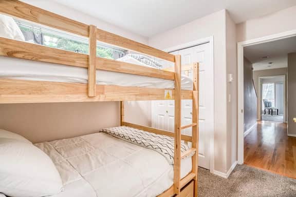 Bright home near beach with fast WiFi fireplace and washer dryer