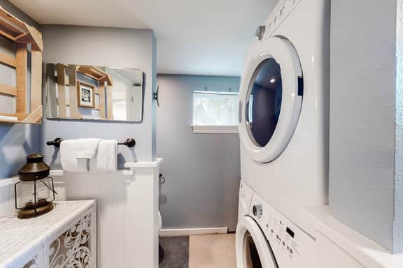 Oceanfront cottage with water view deck gas fireplace and washer dryer