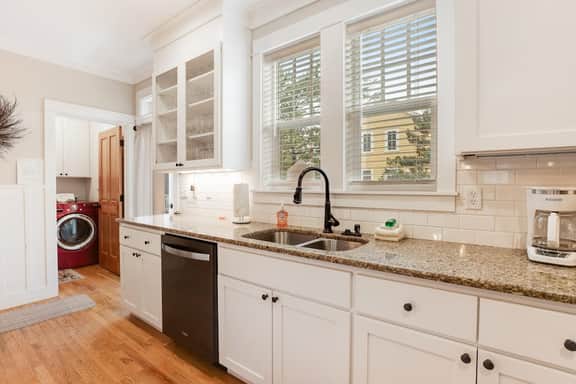 Dog Friendly Beach House with Free WiFi a Furnished Deck Hot Tub and Grill