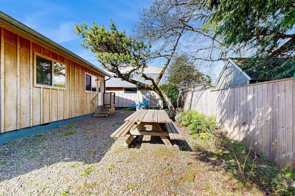 Classic Beach House with Firepit Full Kitchen Fenced Yard Dogs Welcome