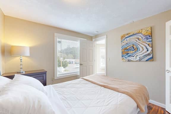 Enormous Renovated Home with Ocean Views and Easy Beach Access Dogs OK