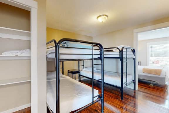 Enormous Renovated Home with Ocean Views and Easy Beach Access Dogs OK