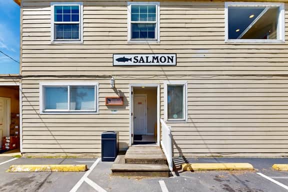 Dog Friendly Studio with Private Balcony Miles of Beach just Steps Away