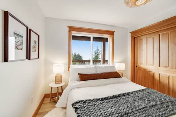 Dog friendly home with ocean views deck washer dryer grill and fireplace