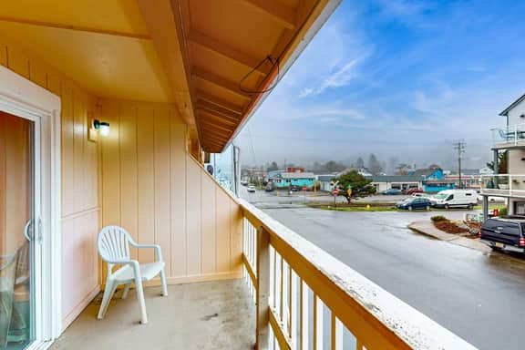 Dog Friendly Motel Room Located Near the Beach and Downtown