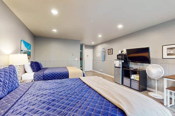 Dog Friendly Motel Room Located Near the Beach and Downtown