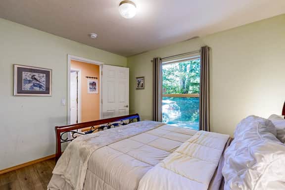 Dog Friendly Home with Ocean Views Private Grill Full Kitchen and Free WiFi