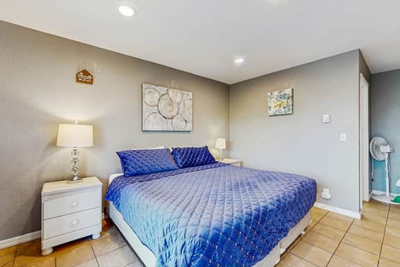 Dog Friendly Room Located Near the Beach and Downtown