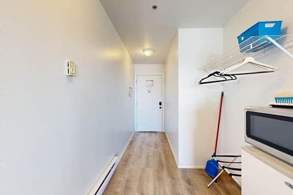 Dog Friendly Studio with Ocean Views WiFi and Nearby Beach Access