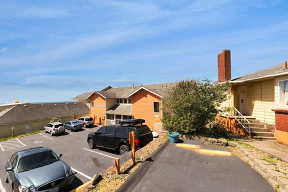 Dog Friendly Studio with Free WiFi Ocean Views and Easy Beach Access