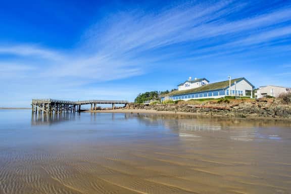 Upper Level Studio with Sweeping Ocean Views Dog Friendly