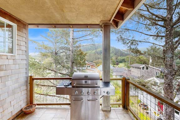 Dog friendly Neskowin Village home with ocean views private hot tub and patio