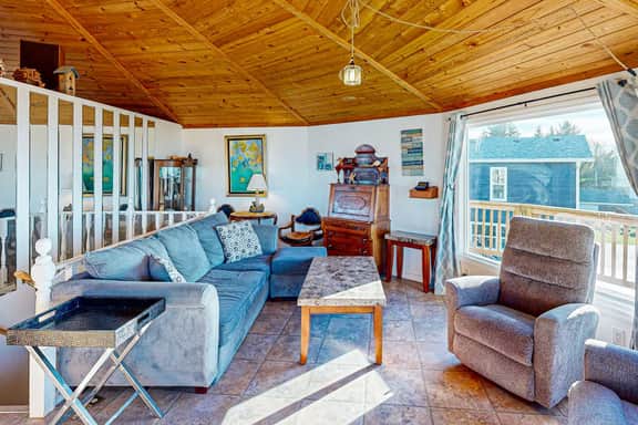 Spacious Dog Friendly Getaway with Boat Parking Perfect for Two Families