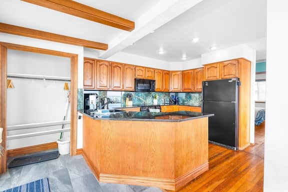 Spacious dog friendly home with ocean views sauna wood stove and WIFI