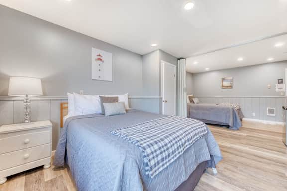 Two Dog Friendly Studios with Full Kitchen and Kitchenette Walk to the Beach