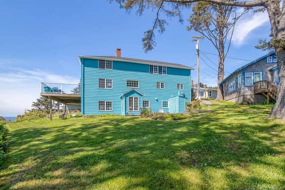Oceanview Escape with Sweeping Views and Easy Beach Access