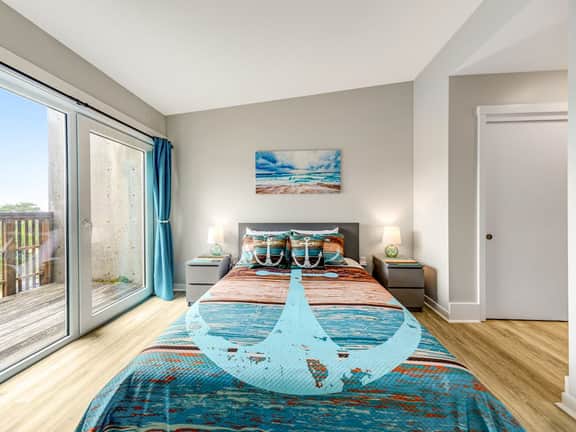 Elegant oceanfront condo with deck and extraordinary views dog friendly