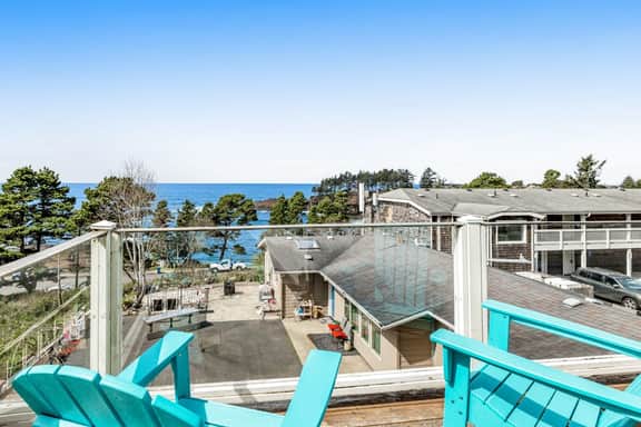 Luxury Dog Friendly Home with Ocean Views Gas Fireplace Jetted Tub Deck