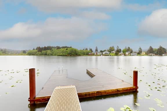Lakefront townhome with electric grill firepit ping pong table and shared dock
