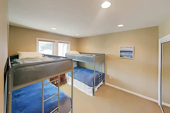Expansive Beach Retreat 2 Decks and Balcony Corner Lot 50 to Ocean